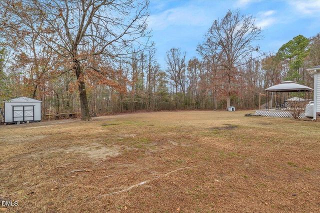 188 Scarlet Oak Drive, Raeford, NC 28376