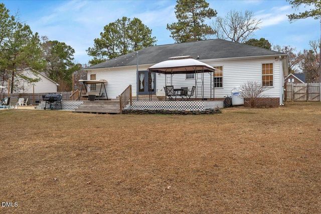 188 Scarlet Oak Drive, Raeford, NC 28376