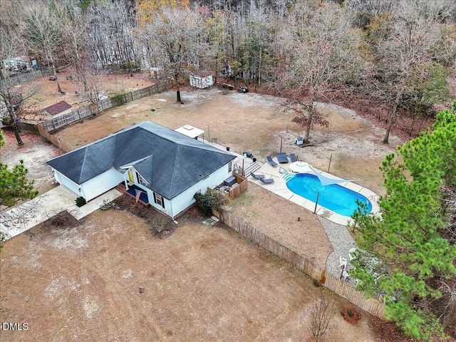 188 Scarlet Oak Drive, Raeford, NC 28376