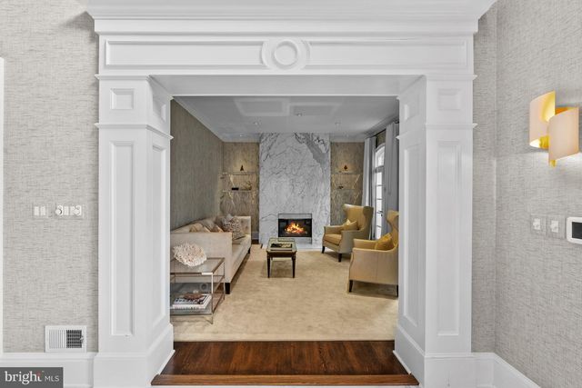 8305 FOX HAVEN DR, Mclean, VA 22102