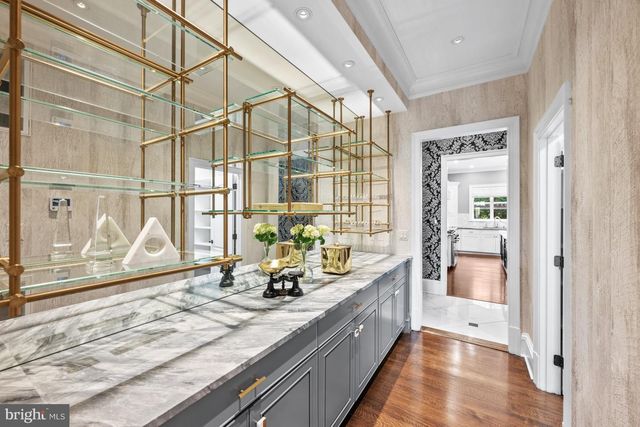 8305 FOX HAVEN DR, Mclean, VA 22102