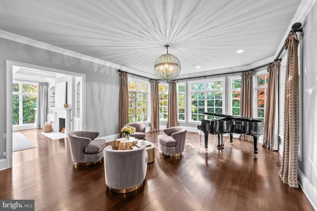 8305 FOX HAVEN DR, Mclean, VA 22102