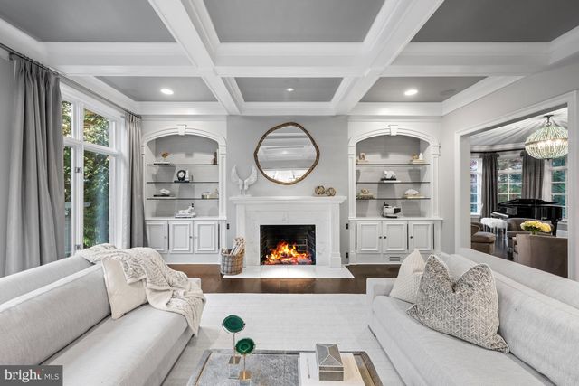 8305 FOX HAVEN DR, Mclean, VA 22102