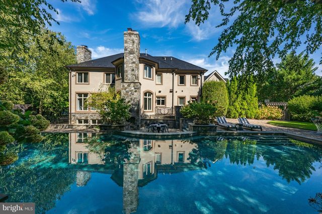 8305 FOX HAVEN DR, Mclean, VA 22102