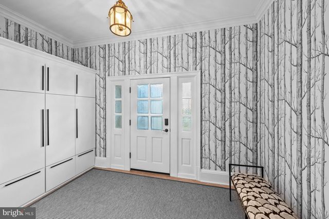 8305 FOX HAVEN DR, Mclean, VA 22102