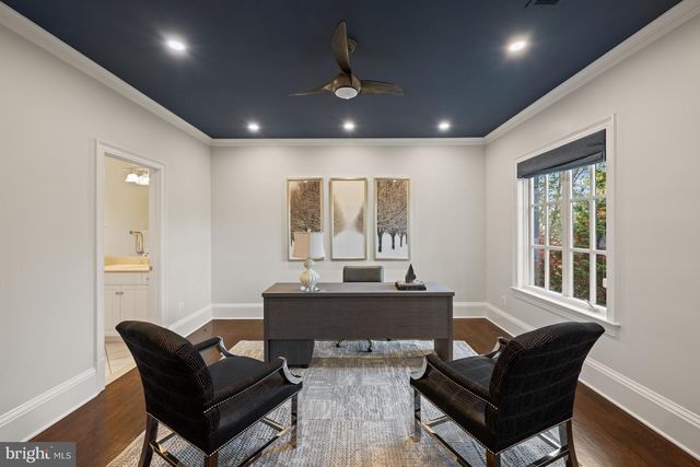 8305 FOX HAVEN DR, Mclean, VA 22102