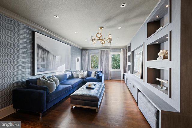 8305 FOX HAVEN DR, Mclean, VA 22102