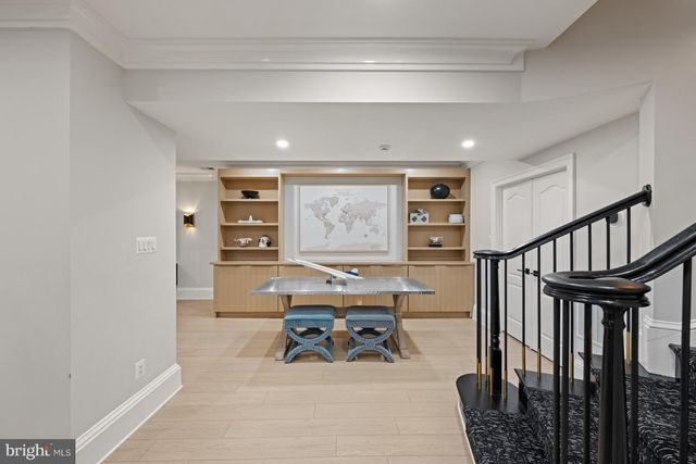 8305 FOX HAVEN DR, Mclean, VA 22102