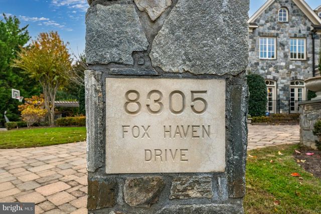 8305 FOX HAVEN DR, Mclean, VA 22102