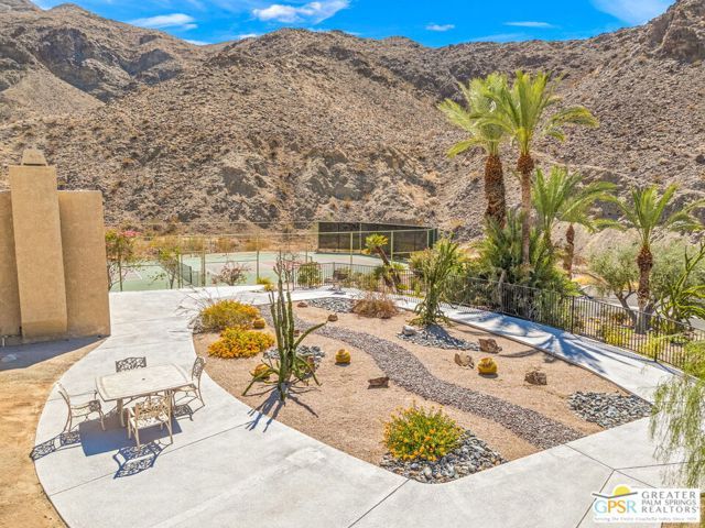 33 N Mirage Cove Drive, Rancho Mirage, CA 92270