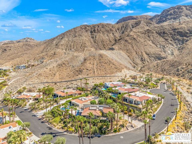 33 N Mirage Cove Drive, Rancho Mirage, CA 92270