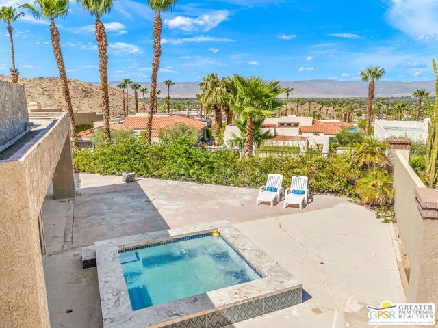 33 N Mirage Cove Drive, Rancho Mirage, CA 92270