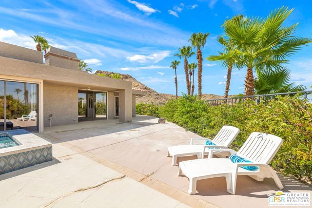 33 N Mirage Cove Drive, Rancho Mirage, CA 92270