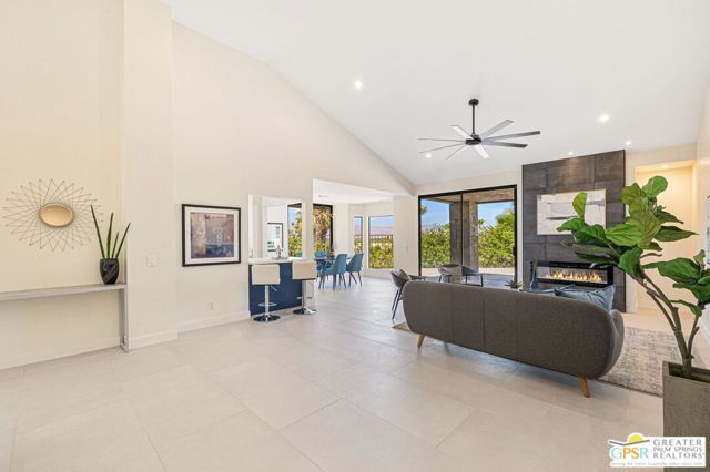 33 N Mirage Cove Drive, Rancho Mirage, CA 92270