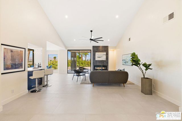 33 N Mirage Cove Drive, Rancho Mirage, CA 92270