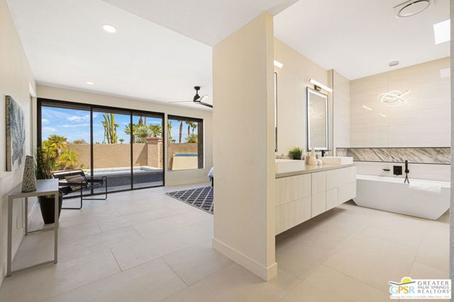 33 N Mirage Cove Drive, Rancho Mirage, CA 92270