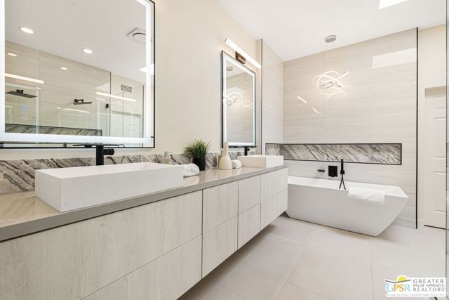 33 N Mirage Cove Drive, Rancho Mirage, CA 92270