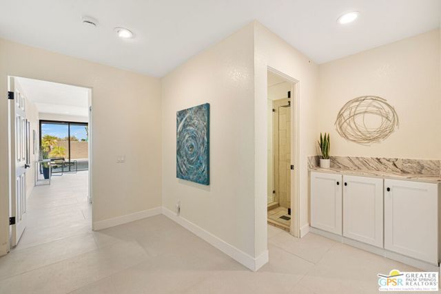 33 N Mirage Cove Drive, Rancho Mirage, CA 92270
