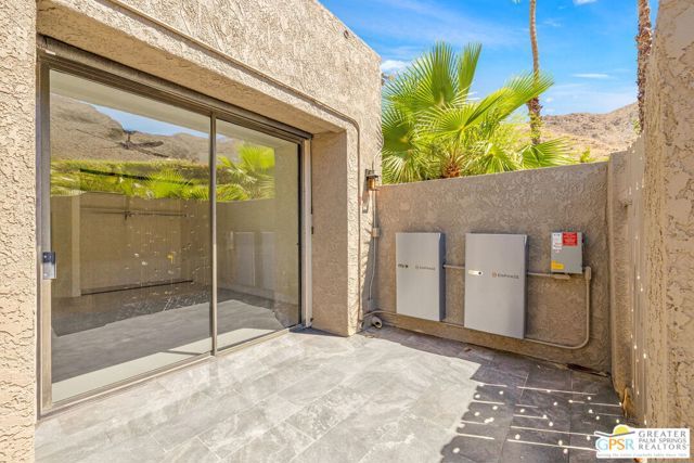 33 N Mirage Cove Drive, Rancho Mirage, CA 92270