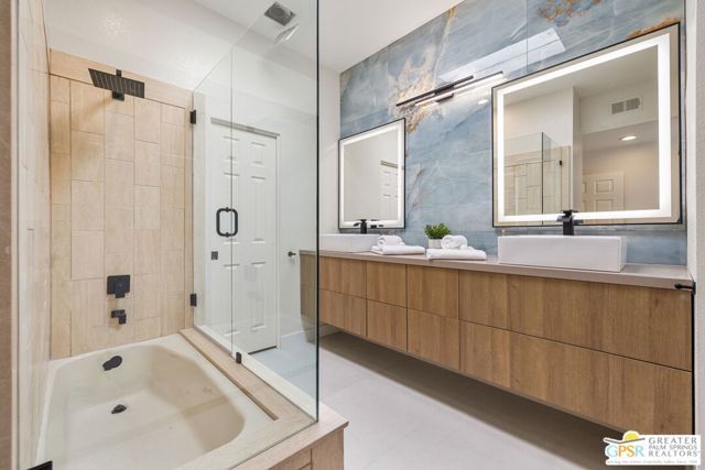 33 N Mirage Cove Drive, Rancho Mirage, CA 92270