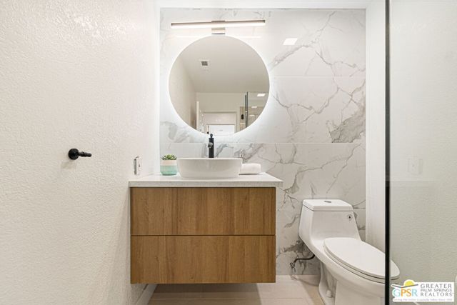 33 N Mirage Cove Drive, Rancho Mirage, CA 92270