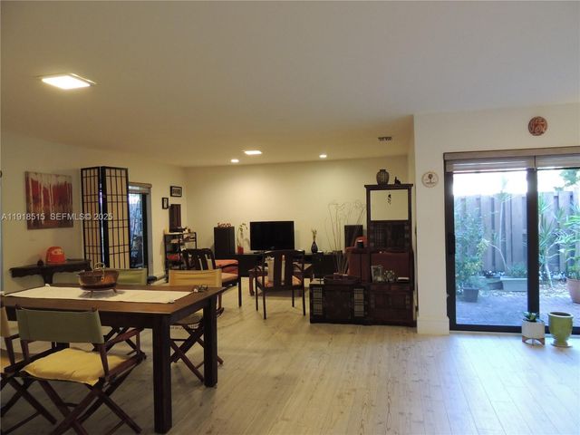 7951 Eastlake Dr C, Boca Raton, FL 33433