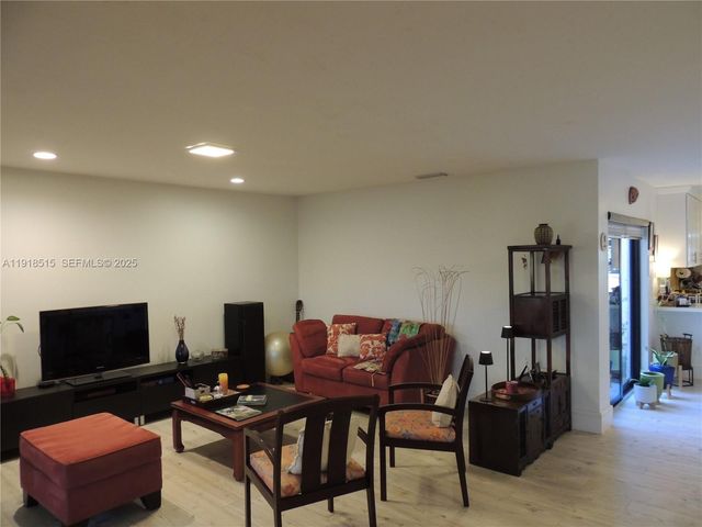 7951 Eastlake Dr C, Boca Raton, FL 33433