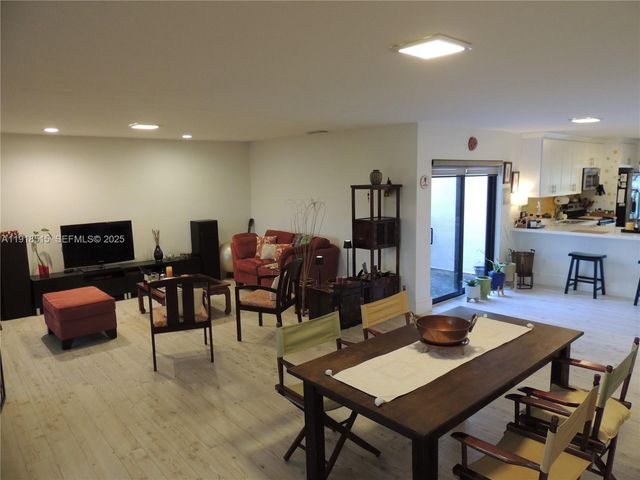 7951 Eastlake Dr C, Boca Raton, FL 33433