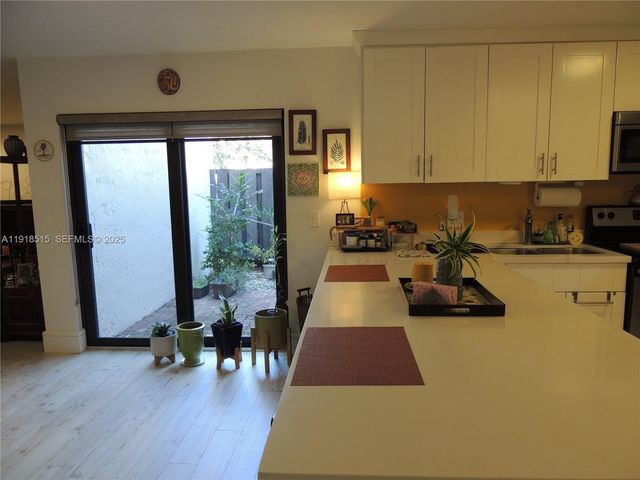 7951 Eastlake Dr C, Boca Raton, FL 33433