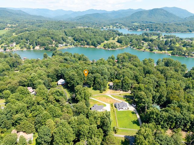 309 Woodland Lane, Hayesville, NC 28904