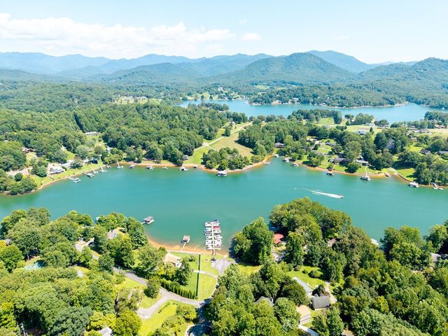 309 Woodland Lane, Hayesville, NC 28904