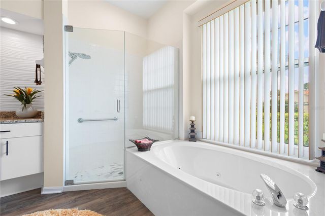 1985 WHITE FEATHER LANE, Nokomis, FL 34275