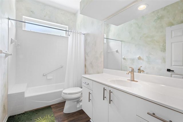 1985 WHITE FEATHER LANE, Nokomis, FL 34275