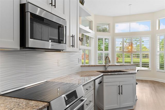 1985 WHITE FEATHER LANE, Nokomis, FL 34275