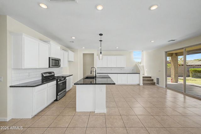 37154 N NAVARRA Road, San Tan Valley, AZ 85140