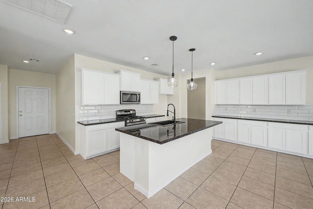 37154 N NAVARRA Road, San Tan Valley, AZ 85140 — photo 4