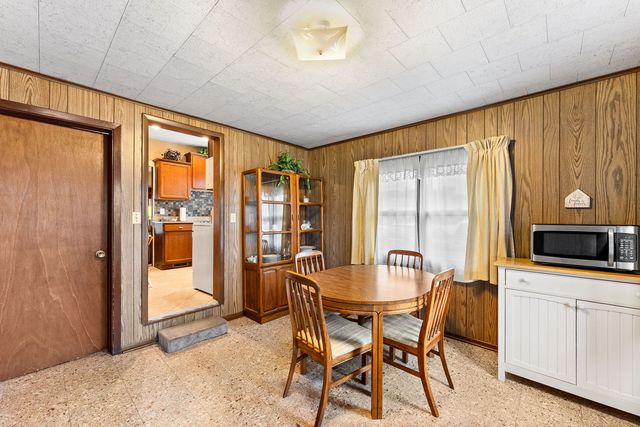313 1st Avenue, Silvis, IL 61282