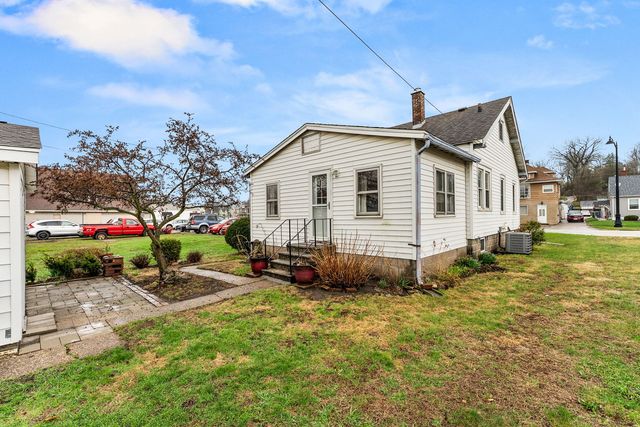 313 1st Avenue, Silvis, IL 61282