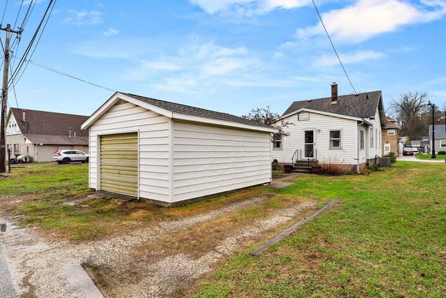 313 1st Avenue, Silvis, IL 61282