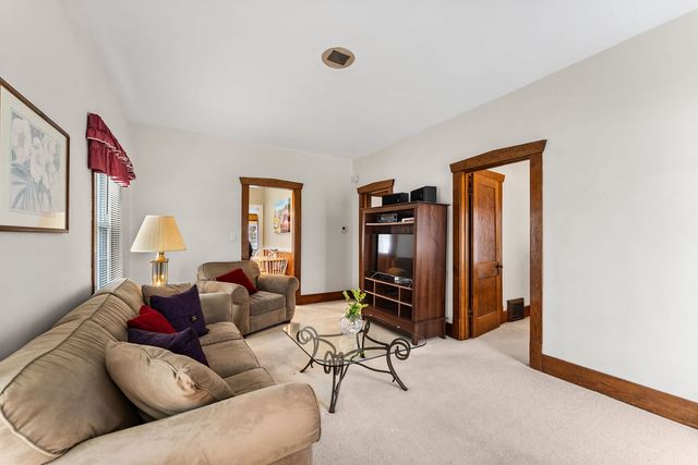313 1st Avenue, Silvis, IL 61282