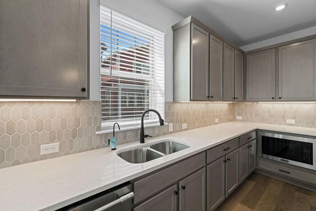 6307 Stockman DR 6, Austin, TX 78747