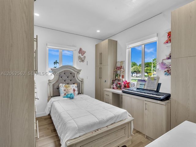 2401 SW 83rd Ave, Miami, FL 33155