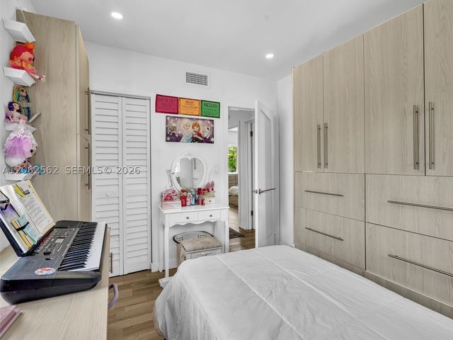 2401 SW 83rd Ave, Miami, FL 33155