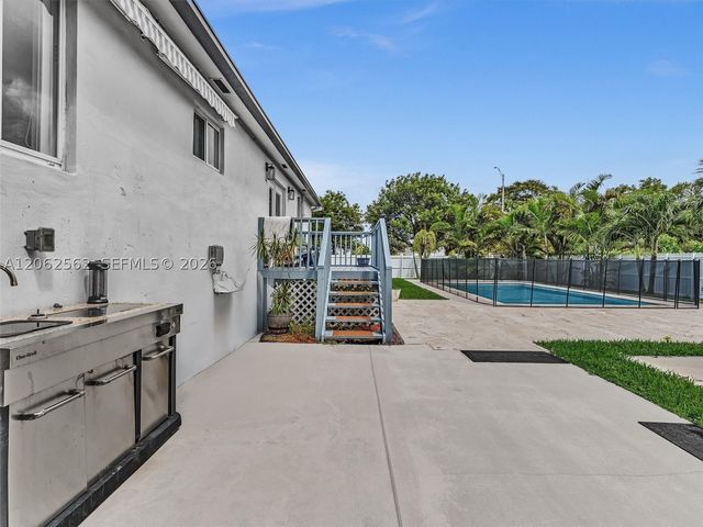 2401 SW 83rd Ave, Miami, FL 33155