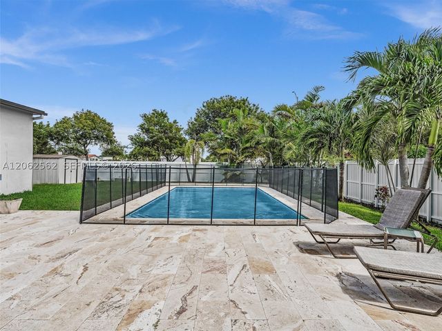 2401 SW 83rd Ave, Miami, FL 33155
