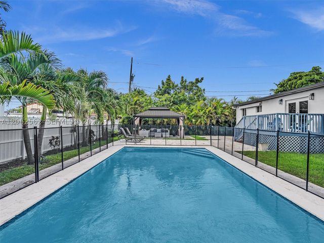2401 SW 83rd Ave, Miami, FL 33155