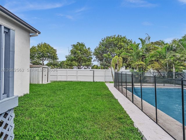 2401 SW 83rd Ave, Miami, FL 33155