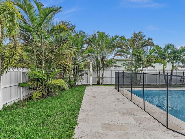 2401 SW 83rd Ave, Miami, FL 33155