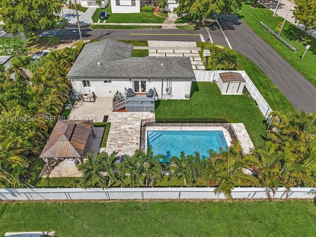 2401 SW 83rd Ave, Miami, FL 33155