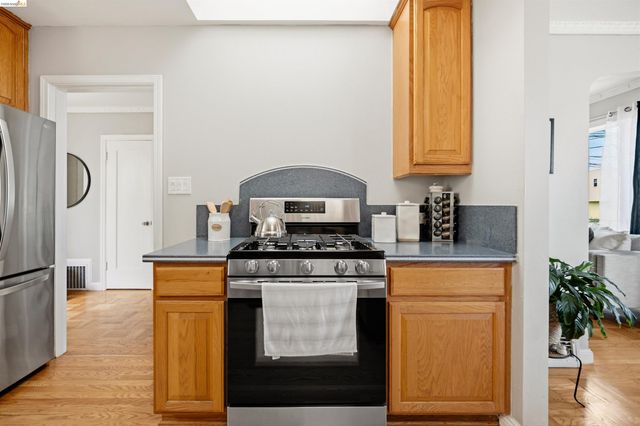 251 Alexander Ave, Daly City, CA 94014